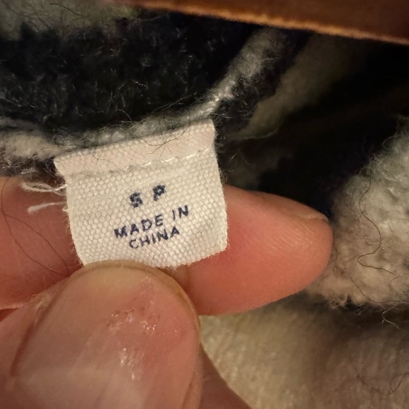 Gap wool mix size S comfortable sweater in good condition - Picture 4 of 9